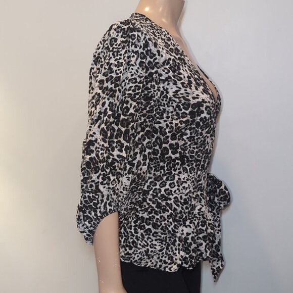 Banana Republic Leopard Print Wrap Top Peplum Hem Balloon Sleeve Low Vneck - Picture 8 of 13